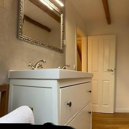 The Hut Apartment *